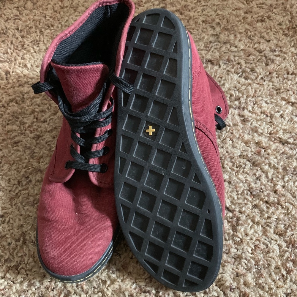 High top docs - Picture 2 of 2